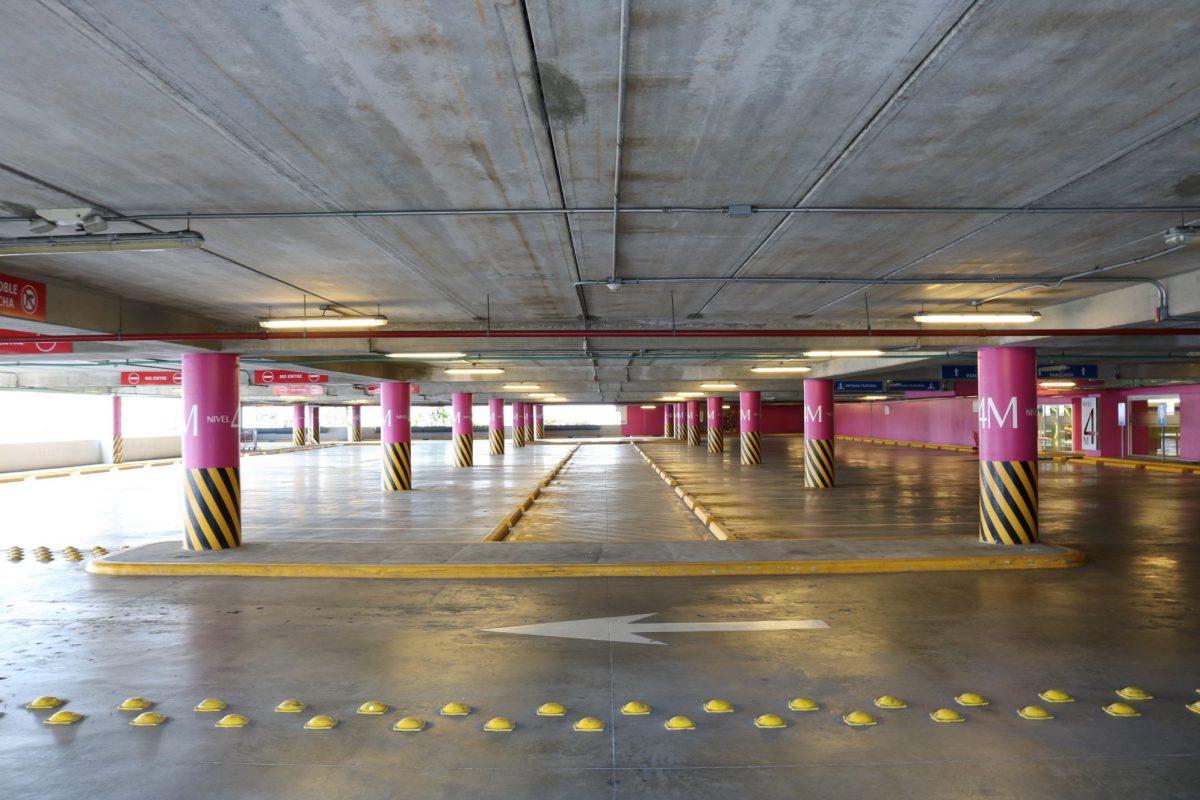 Enacon Parkings empty car parking space